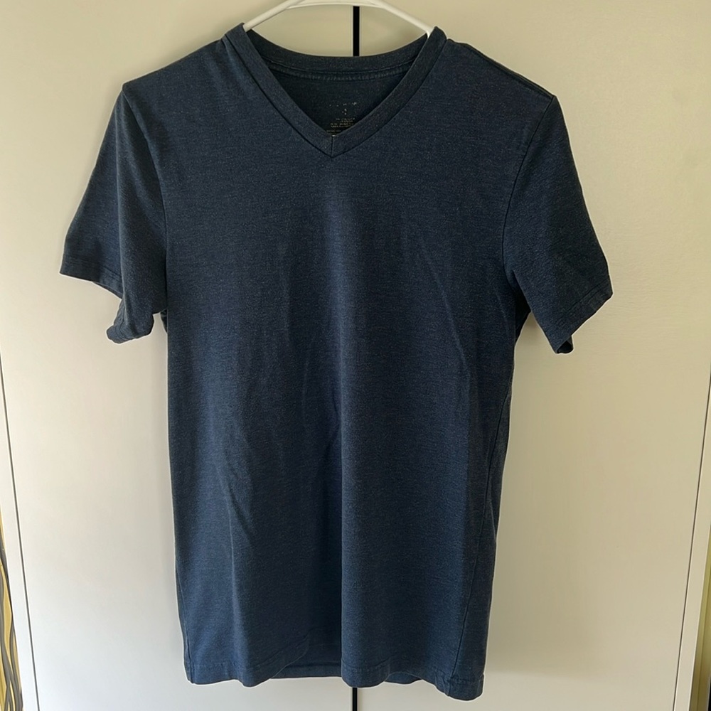 Mens Express v-neck short sleeve